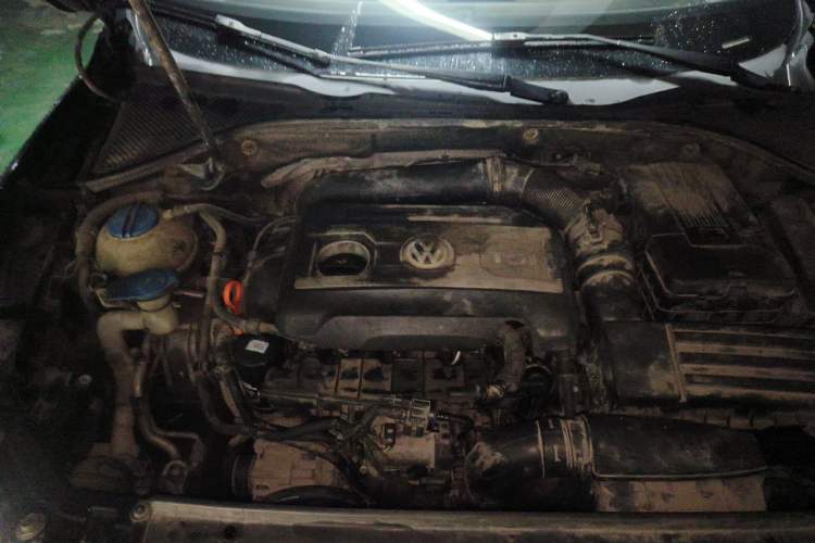 Used Volkswagen Passat 2011 1.8TSI DSG Prestige Edition Engine Bay