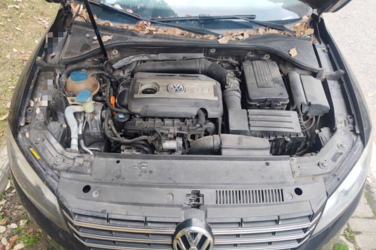 Used Volkswagen Passat 2011 1.8TSI DSG Prestige Edition Engine Bay