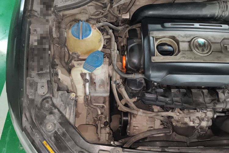 Used Volkswagen Passat 2011 1.8TSI DSG Prestige Edition Engine Bay Right