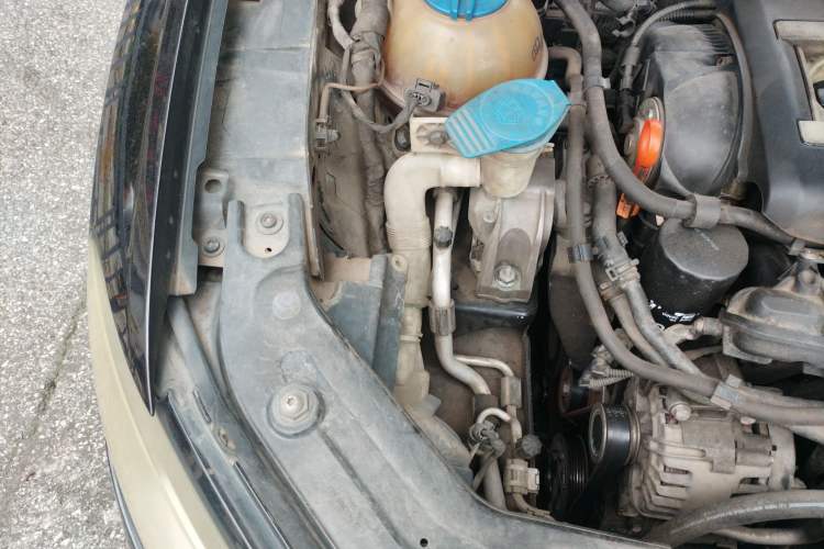 Used Volkswagen Passat 2011 1.8TSI Automatic Prestige Edition Engine Bay Right