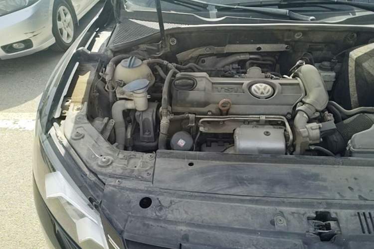 Used Volkswagen Passat 2011 1.4 TSI Manual Luxury Edition Engine Bay Right