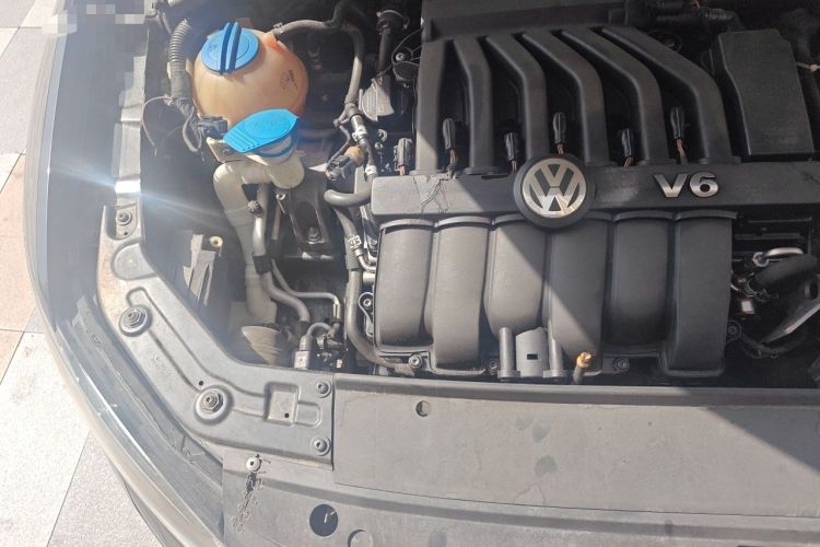 Used Volkswagen Passat 2011 3.0L V6 DSG Flagship Edition Engine Bay Right