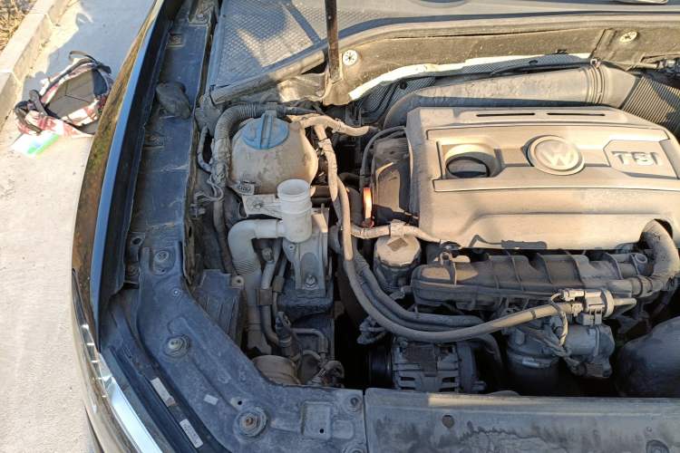 Used Volkswagen Passat 2011 2.0 TSI DSG Premium Edition Engine Bay Right