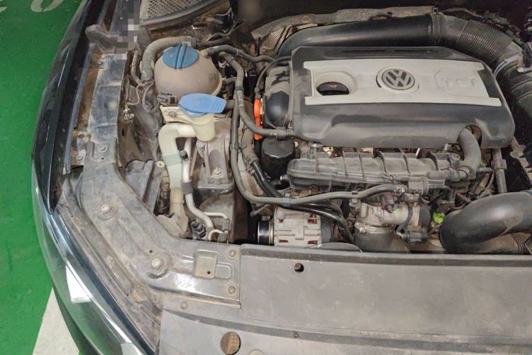 Used Volkswagen Passat 2011 1.8TSI Automatic Prestige Edition Engine Bay Right