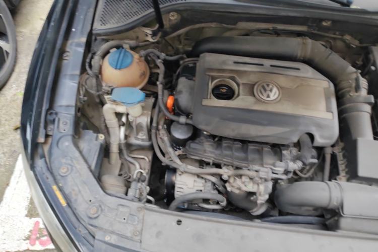 Used Volkswagen Passat 2011 1.8 TSI DSG Ultimate Edition Engine Bay Right