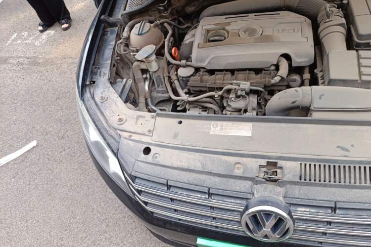 Used Volkswagen Passat 2011 1.8TSI Automatic Prestige Edition Engine Bay Right