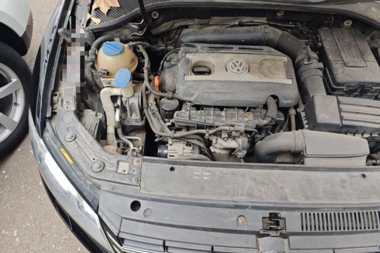 Used Volkswagen Passat 2011 1.8TSI DSG Prestige Edition Engine Bay Right