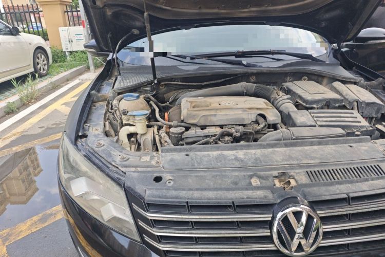 Used Volkswagen Passat 2011 1.8TSI Automatic Prestige Edition Engine Bay Right