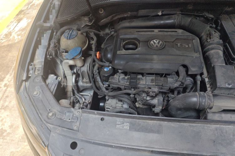 Used Volkswagen Passat 2011 1.8TSI DSG Prestige Edition Engine Bay Right