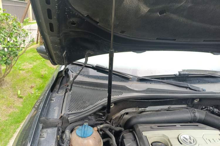 Used Volkswagen Passat 2011 1.8 TSI DSG Ultimate Edition Engine Bay Right