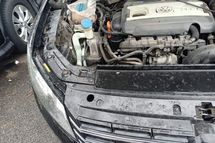 Used Volkswagen Passat 2011 1.8TSI DSG Prestige Edition Engine Bay Right