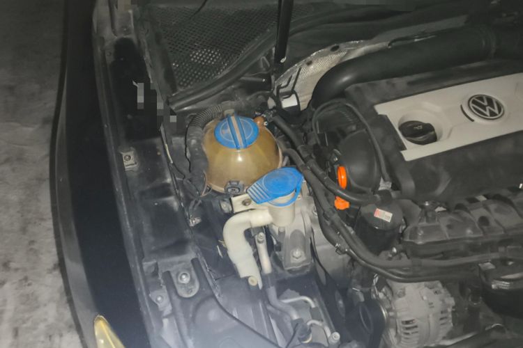 Used Volkswagen Passat 2011 1.8TSI DSG Prestige Edition Engine Bay Right