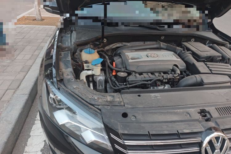 Used Volkswagen Passat 2011 1.8TSI Automatic Prestige Edition Engine Bay Right