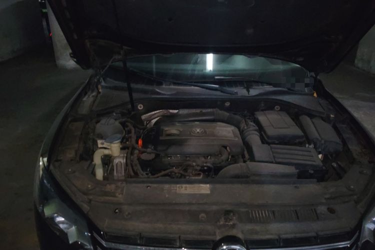 Used Volkswagen Passat 2011 1.8 TSI DSG Prestige Edition Engine Bay Right
