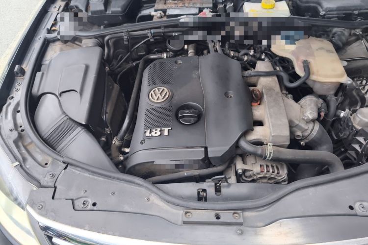 Used Volkswagen Passat 2011 1.8T Automatic Luxury Model Engine Bay Right