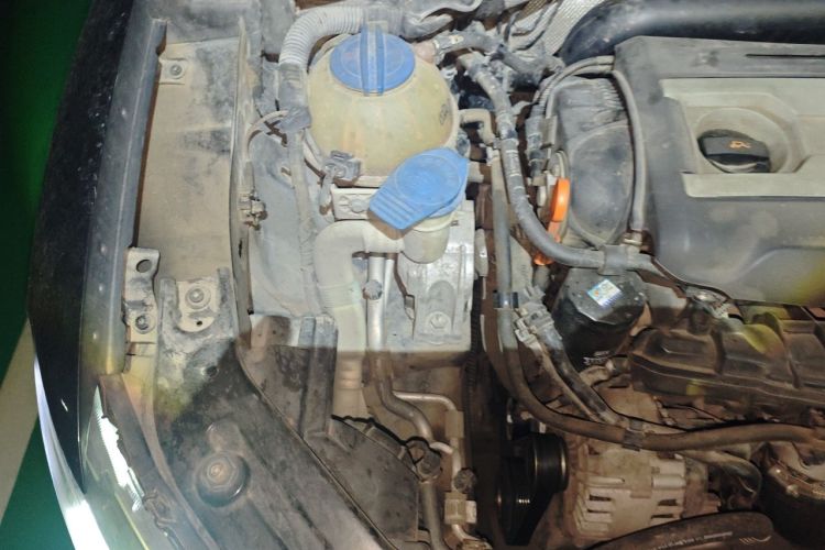 Used Volkswagen Passat 2011 1.8 TSI DSG Prestige Edition Engine Bay Right