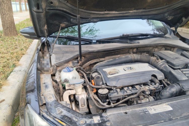 Used Volkswagen Passat 2011 2.0 TSI DSG Premium Edition Engine Bay Right