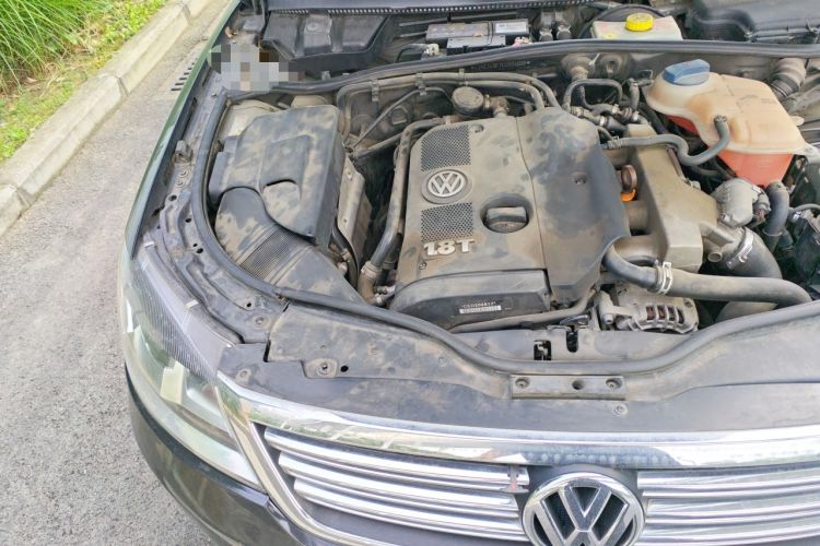 Used Volkswagen Passat 2011 1.8T Automatic Luxury Model Engine Bay Right