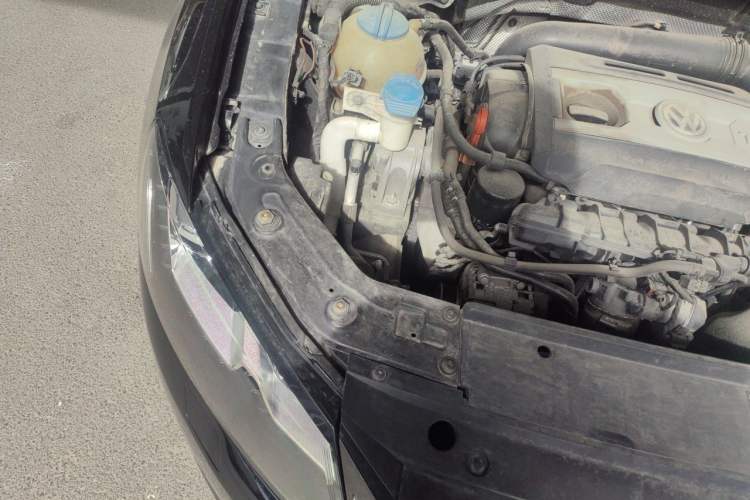 Used Volkswagen Passat 2011 2.0 TSI DSG Premium Edition Engine Bay Right