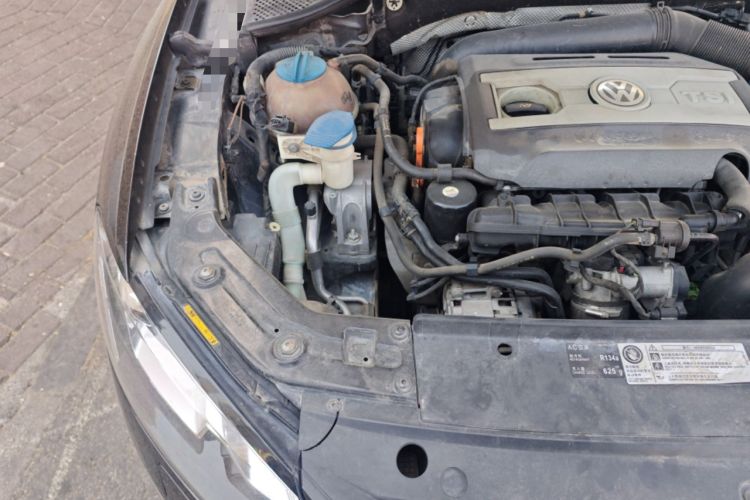 Used Volkswagen Passat 2011 1.8TSI DSG Prestige Edition Engine Bay Right