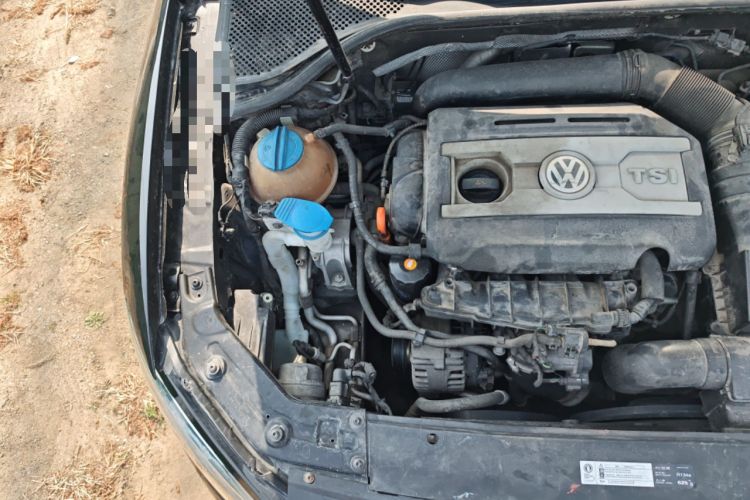 Used Volkswagen Passat 2011 1.8TSI DSG Prestige Edition Engine Bay Right