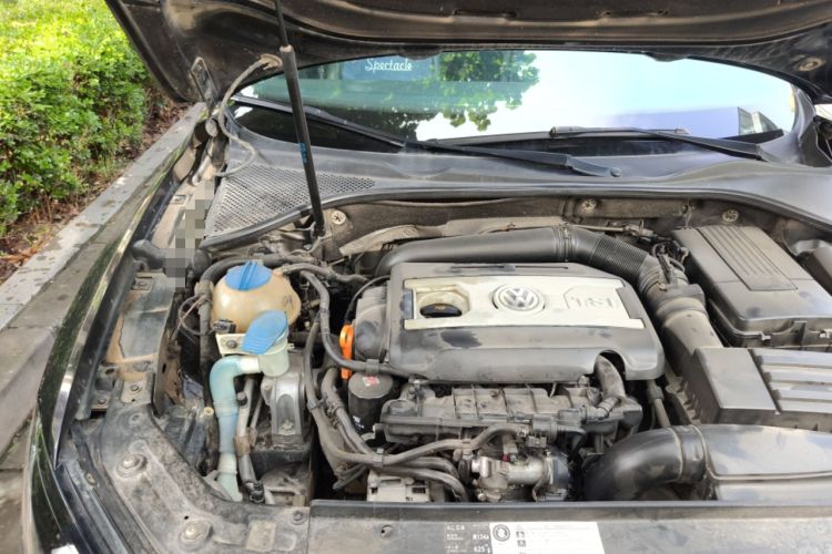 Used Volkswagen Passat 2011 1.8TSI Automatic Prestige Edition Engine Bay Right
