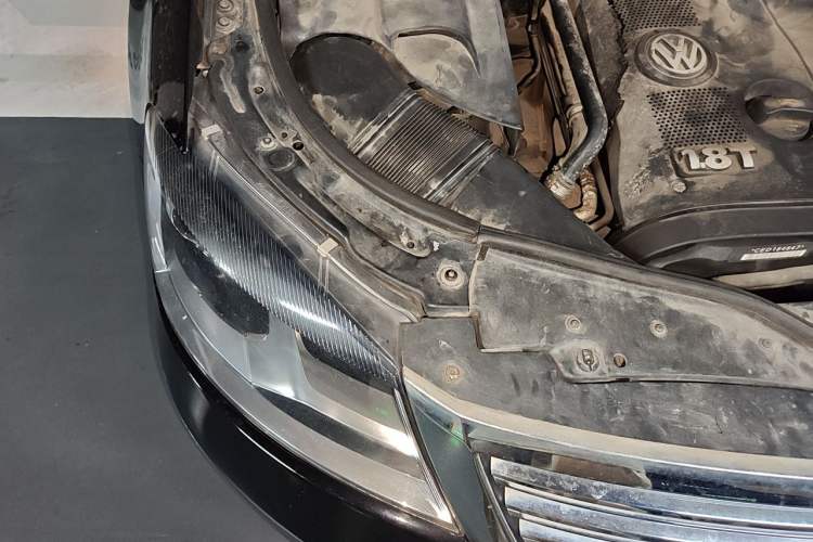 Used Volkswagen Passat 2011 1.8T Automatic Luxury Model Engine Bay Right