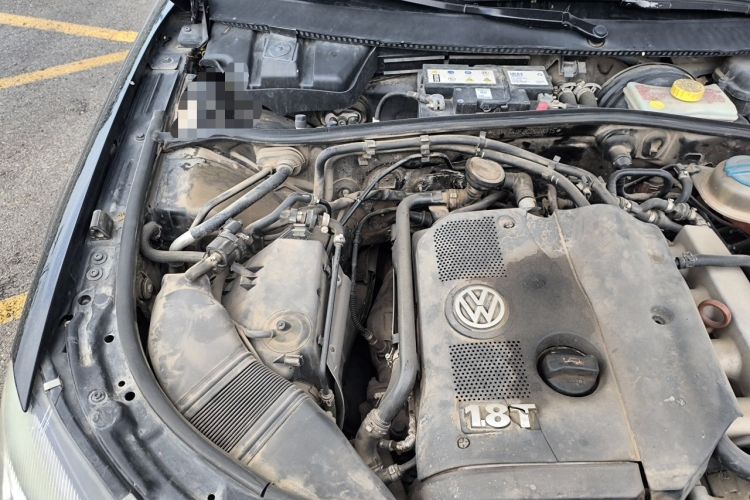 Used Volkswagen Passat 2011 1.8T Automatic Luxury Model Engine Bay Right