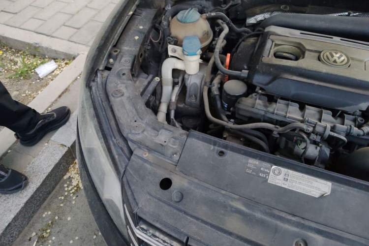 Used Volkswagen Passat 2011 1.8 TSI DSG Prestige Edition Engine Bay Right