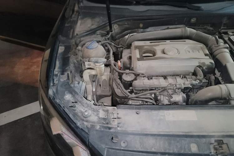 Used Volkswagen Passat 2011 1.8 TSI DSG Prestige Edition Engine Bay Right