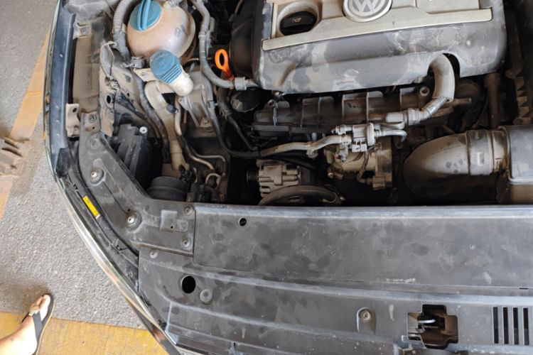 Used Volkswagen Passat 2011 1.8TSI DSG Prestige Edition Engine Bay Right