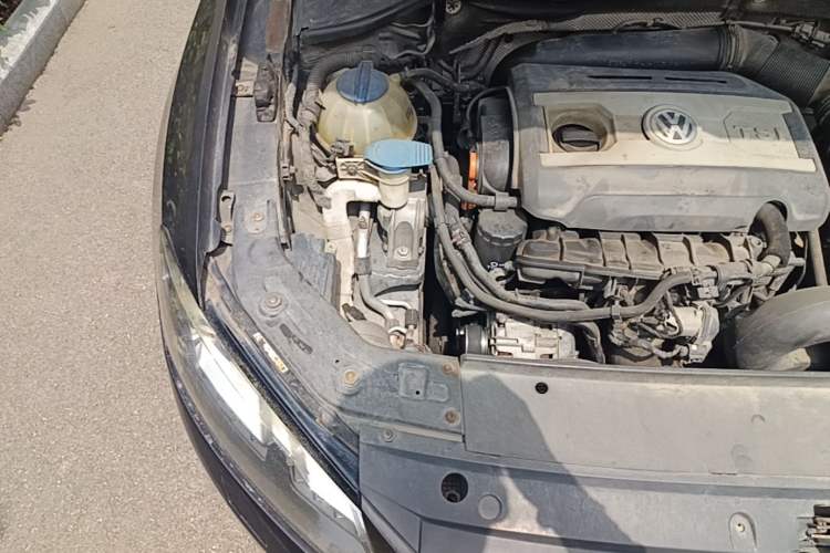 Used Volkswagen Passat 2011 2.0 TSI DSG Ultimate Edition Engine Bay Right