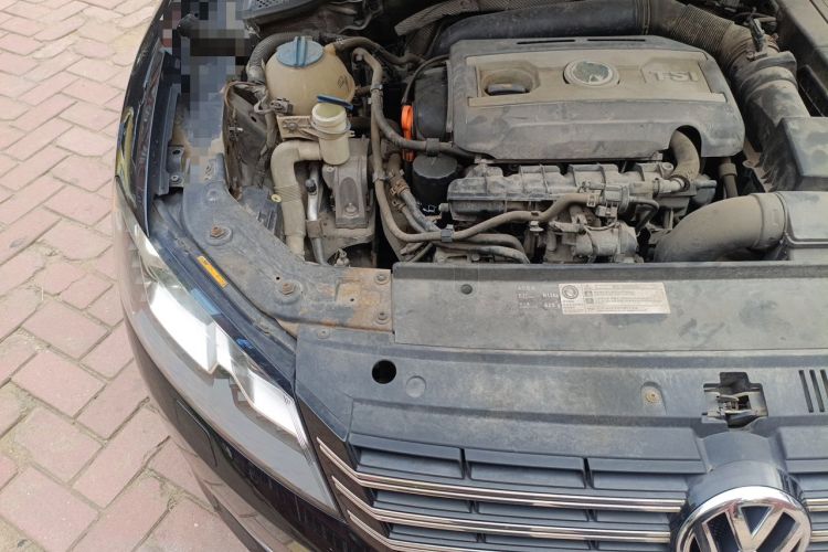 Used Volkswagen Passat 2011 1.8TSI Automatic Prestige Edition Engine Bay Right