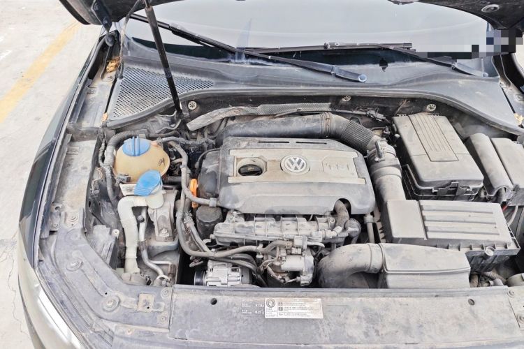 Used Volkswagen Passat 2011 1.8TSI DSG Prestige Edition Engine Bay Right