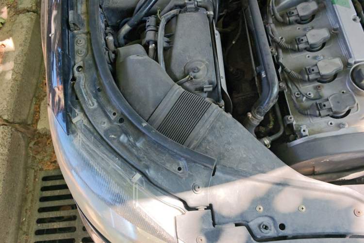 Used Volkswagen Passat 2011 1.8T Automatic Luxury Model Engine Bay Right