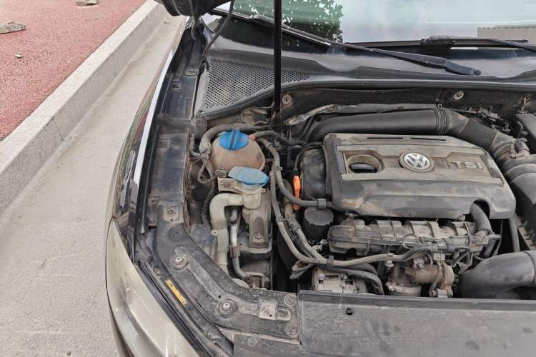 Used Volkswagen Passat 2011 2.0 TSI DSG Premium Edition Engine Bay Right