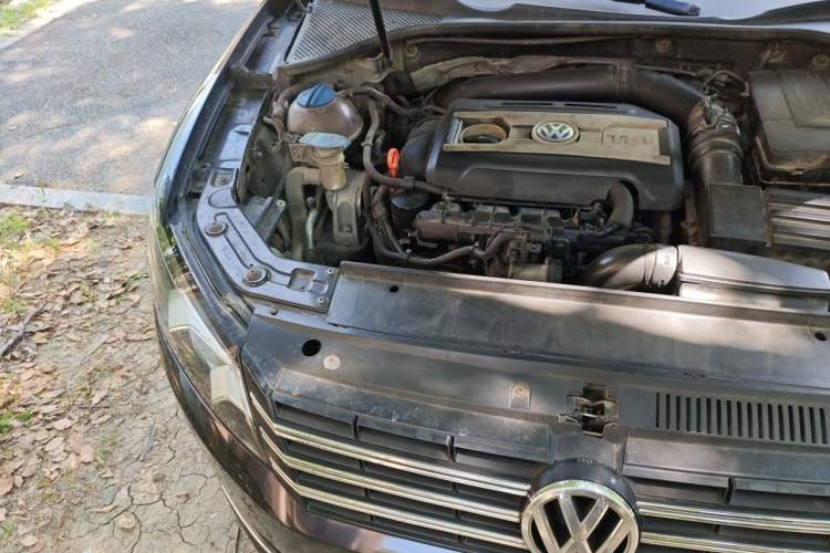 Used Volkswagen Passat 2011 1.8 TSI DSG Prestige Edition Engine Bay Right