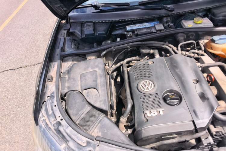 Used Volkswagen Passat 2011 1.8T Automatic Luxury Model Engine Bay Right