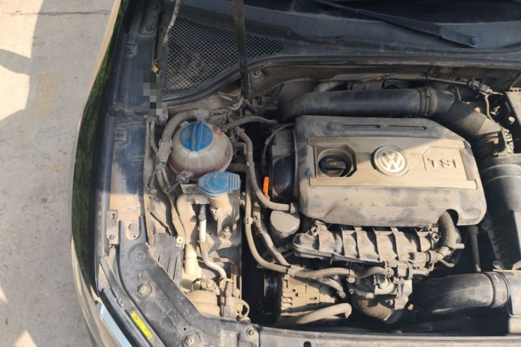 Used Volkswagen Passat 2011 1.8 TSI DSG Ultimate Edition Engine Bay Right