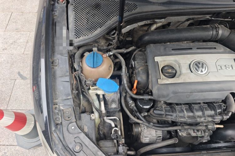Used Volkswagen Passat 2011 1.8TSI DSG Prestige Edition Engine Bay Right