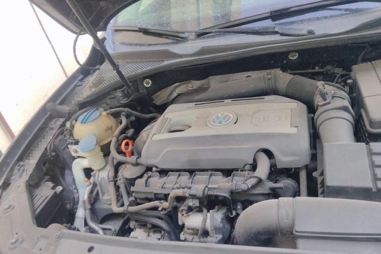 Used Volkswagen Passat 2011 2.0 TSI DSG Premium Edition Engine Bay Right