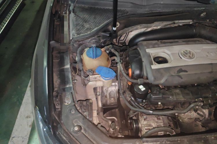 Used Volkswagen Passat 2011 1.8 TSI DSG Prestige Edition Engine Bay Right