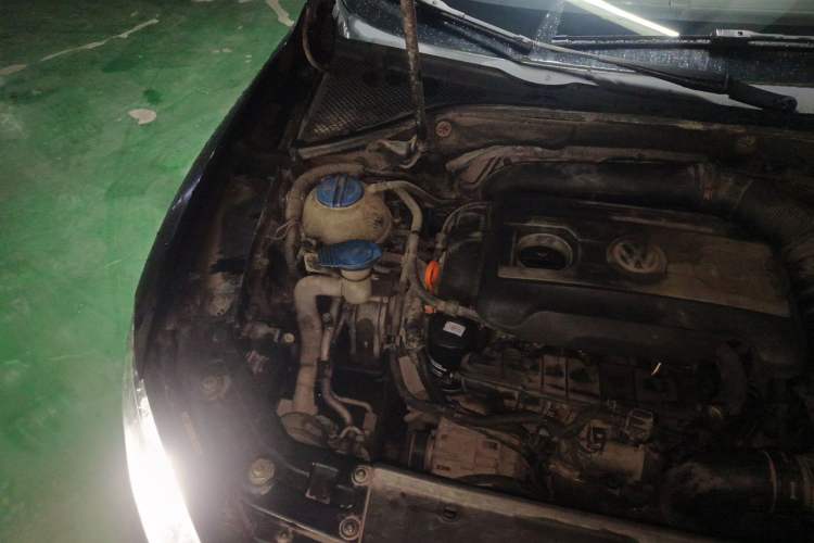 Used Volkswagen Passat 2011 1.8TSI DSG Prestige Edition Engine Bay Right