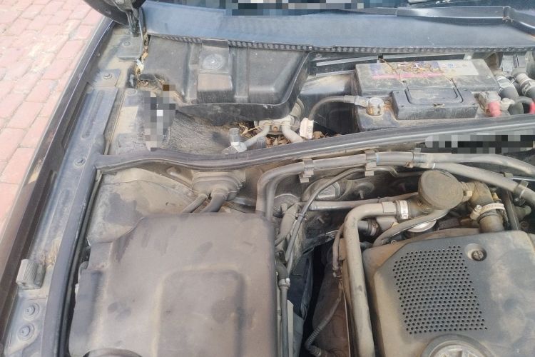 Used Volkswagen Passat 2011 1.8T Automatic Luxury Model Engine Bay Right