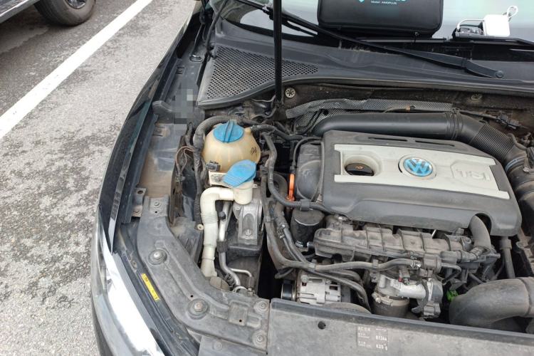 Used Volkswagen Passat 2011 1.8TSI DSG Prestige Edition Engine Bay Right