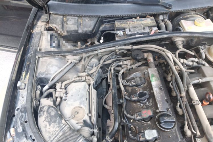 Used Volkswagen Passat 2011 1.8T Manual Luxury Model Engine Bay Right