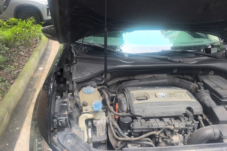 Used Volkswagen Passat 2011 1.8TSI DSG Prestige Edition Engine Bay Right