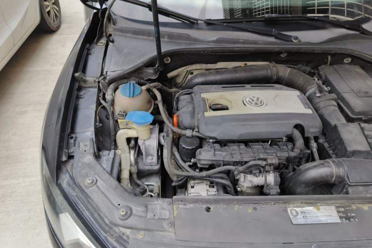 Used Volkswagen Passat 2011 1.8 TSI DSG Prestige Edition Engine Bay Right