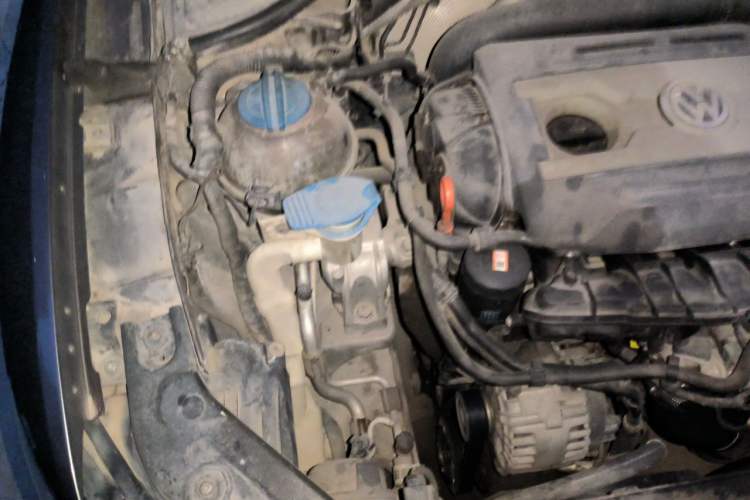 Used Volkswagen Passat 2011 2.0 TSI DSG Premium Edition Engine Bay Right