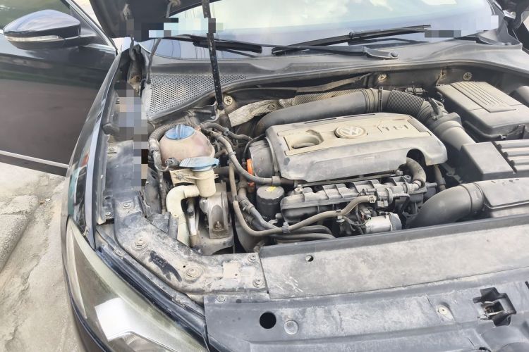 Used Volkswagen Passat 2011 1.8TSI Automatic Prestige Edition Engine Bay Right